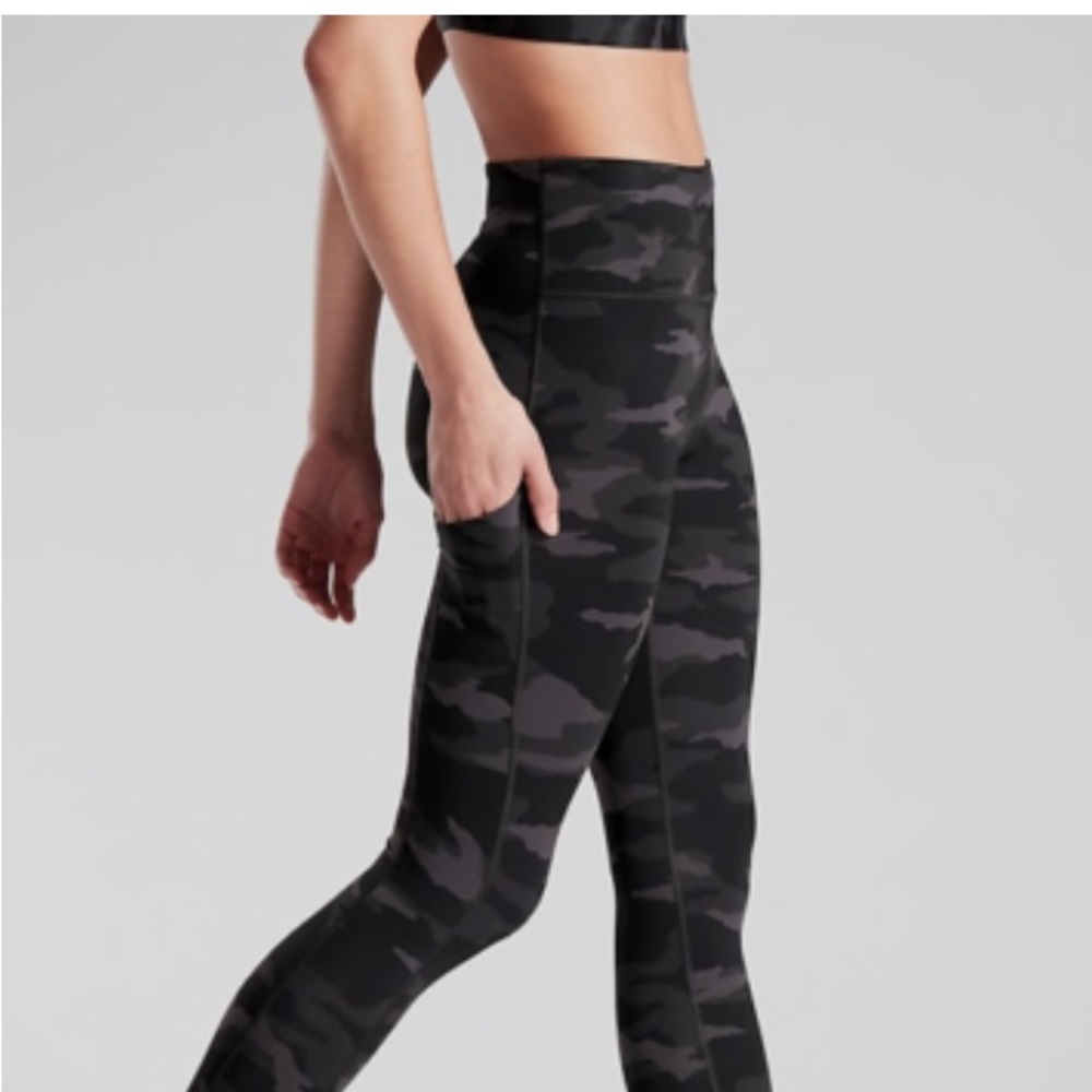 Athleta Ultimate Camouflage 7/8 Leggings Small